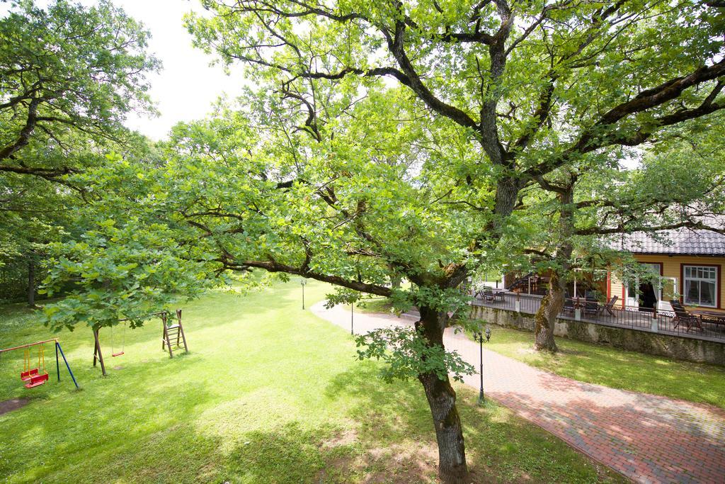 Villa Hotel Theresa Rakvere Bagian luar foto