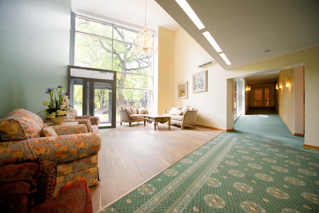 Villa Hotel Theresa Rakvere Bagian luar foto