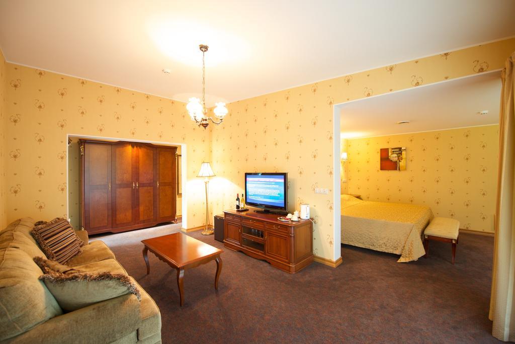 Villa Hotel Theresa Rakvere Ruang foto