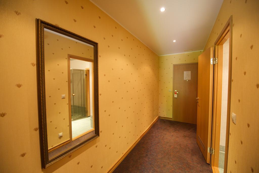 Villa Hotel Theresa Rakvere Ruang foto