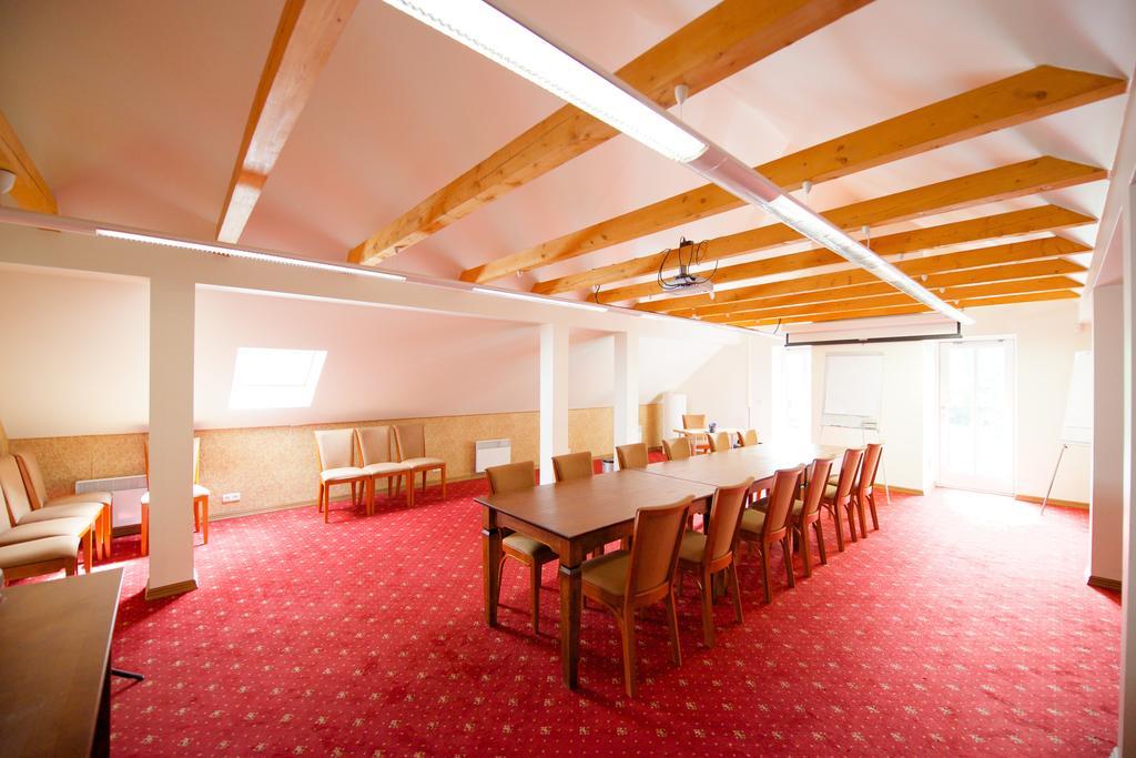 Villa Hotel Theresa Rakvere Bagian luar foto
