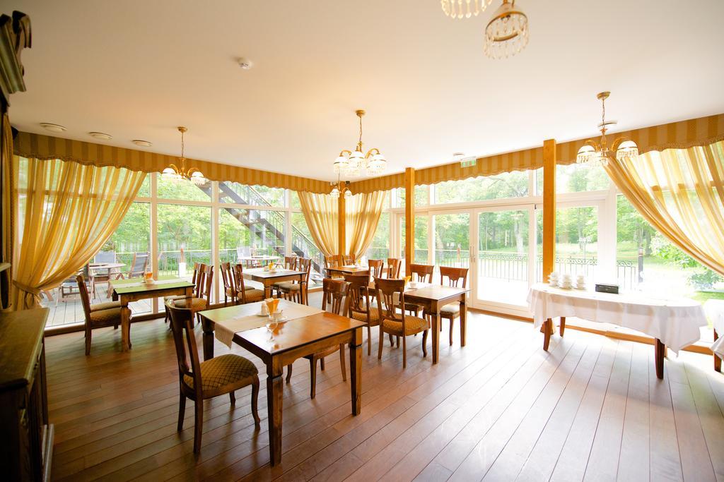 Villa Hotel Theresa Rakvere Bagian luar foto