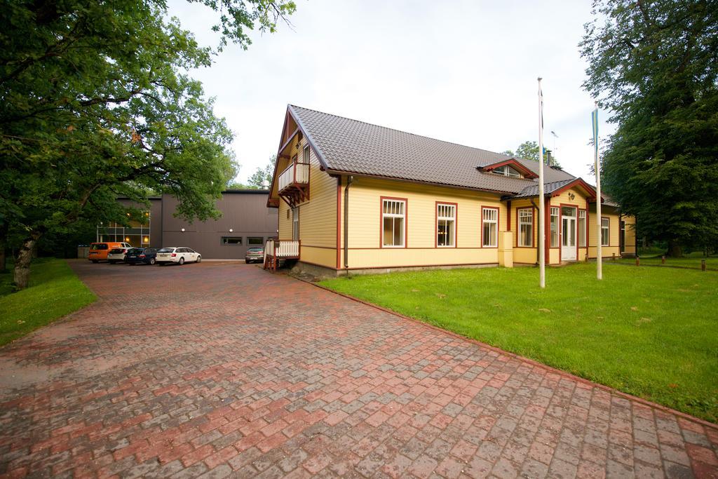 Villa Hotel Theresa Rakvere Bagian luar foto