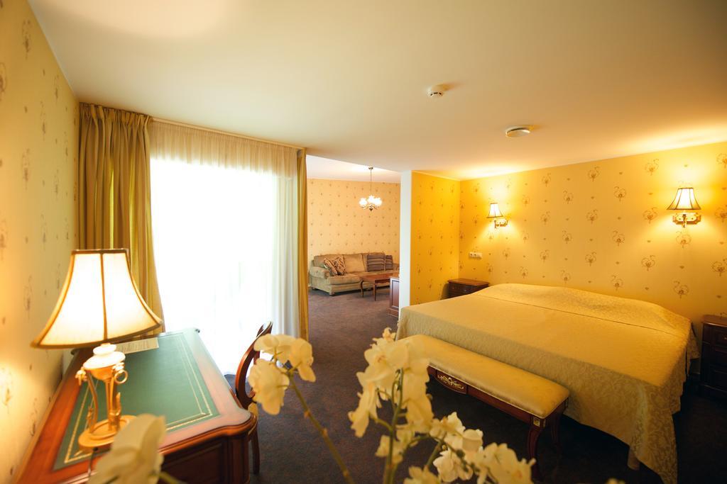 Villa Hotel Theresa Rakvere Ruang foto