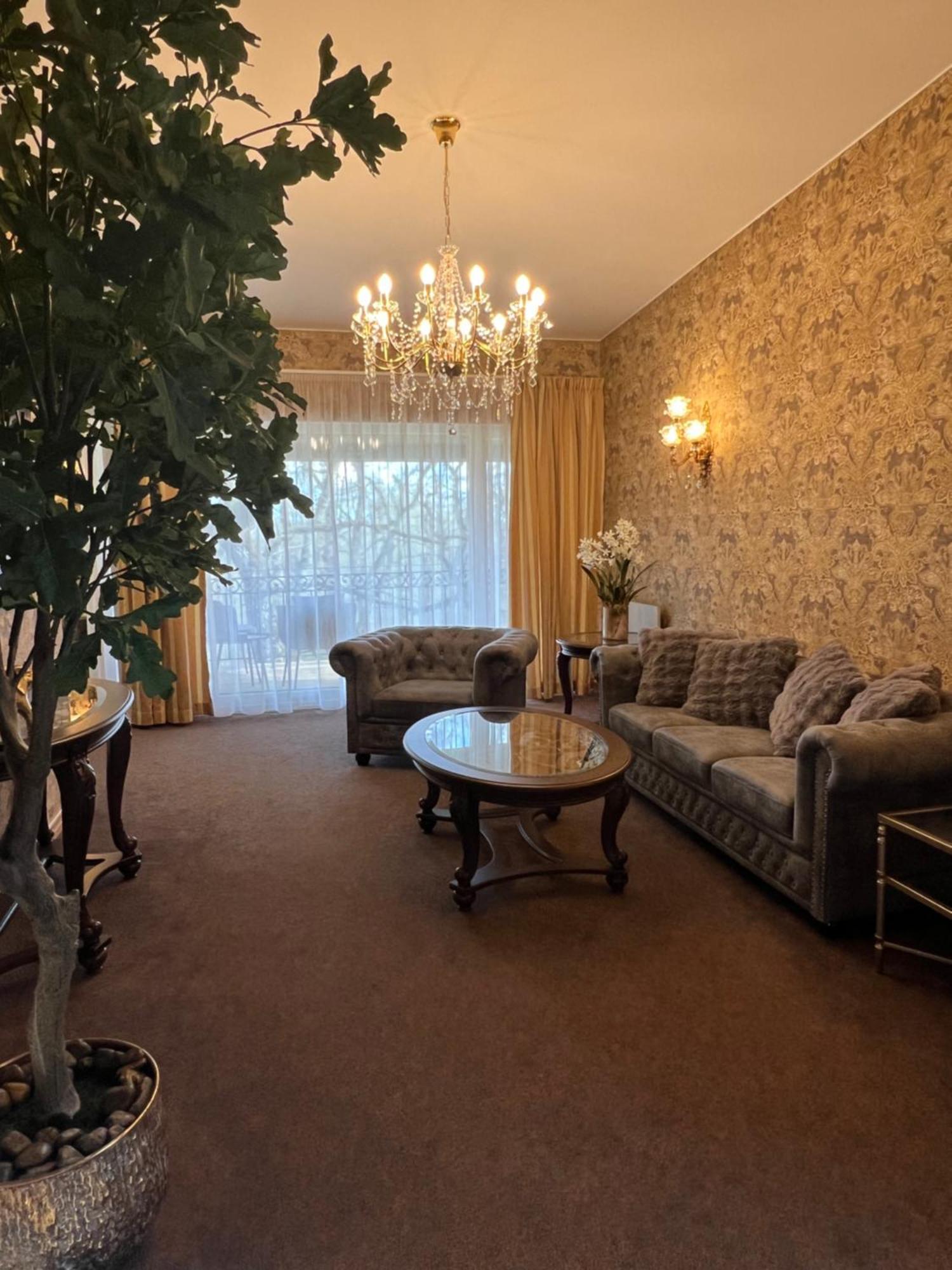 Villa Hotel Theresa Rakvere Bagian luar foto